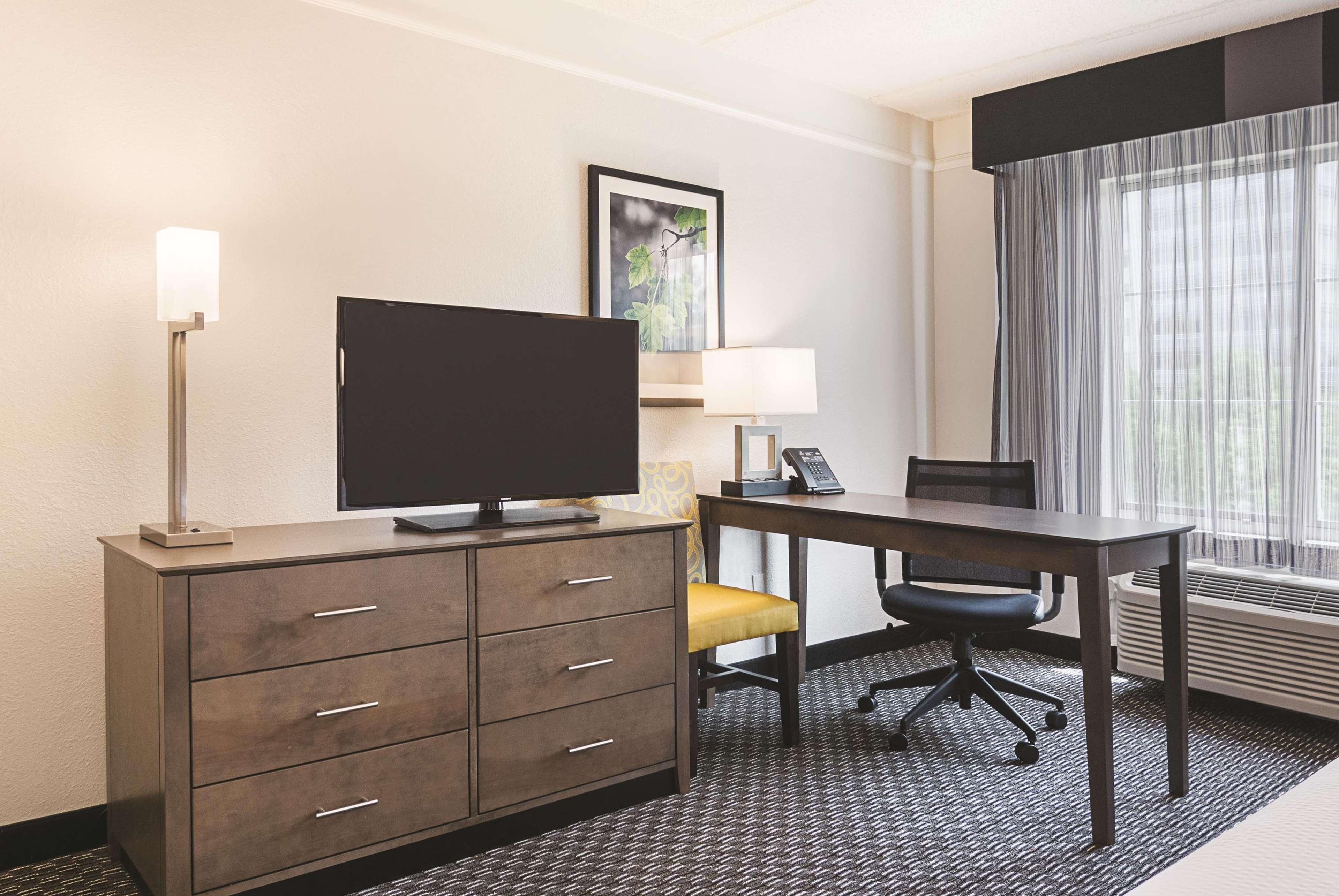 Готель La Quinta By Wyndham Atlanta Perimeter Medical Санді-Спрінгс Екстер'єр фото