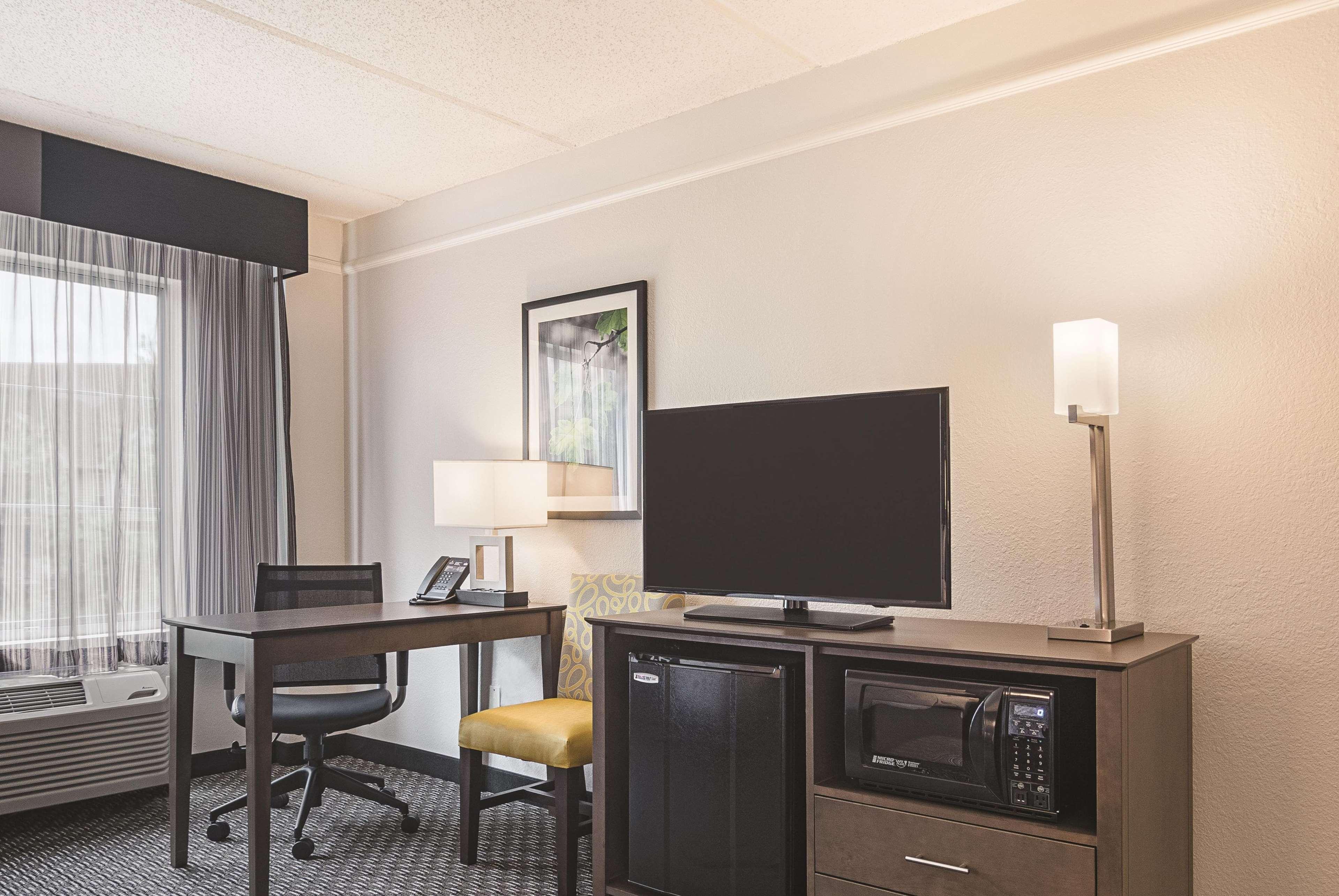Готель La Quinta By Wyndham Atlanta Perimeter Medical Санді-Спрінгс Екстер'єр фото