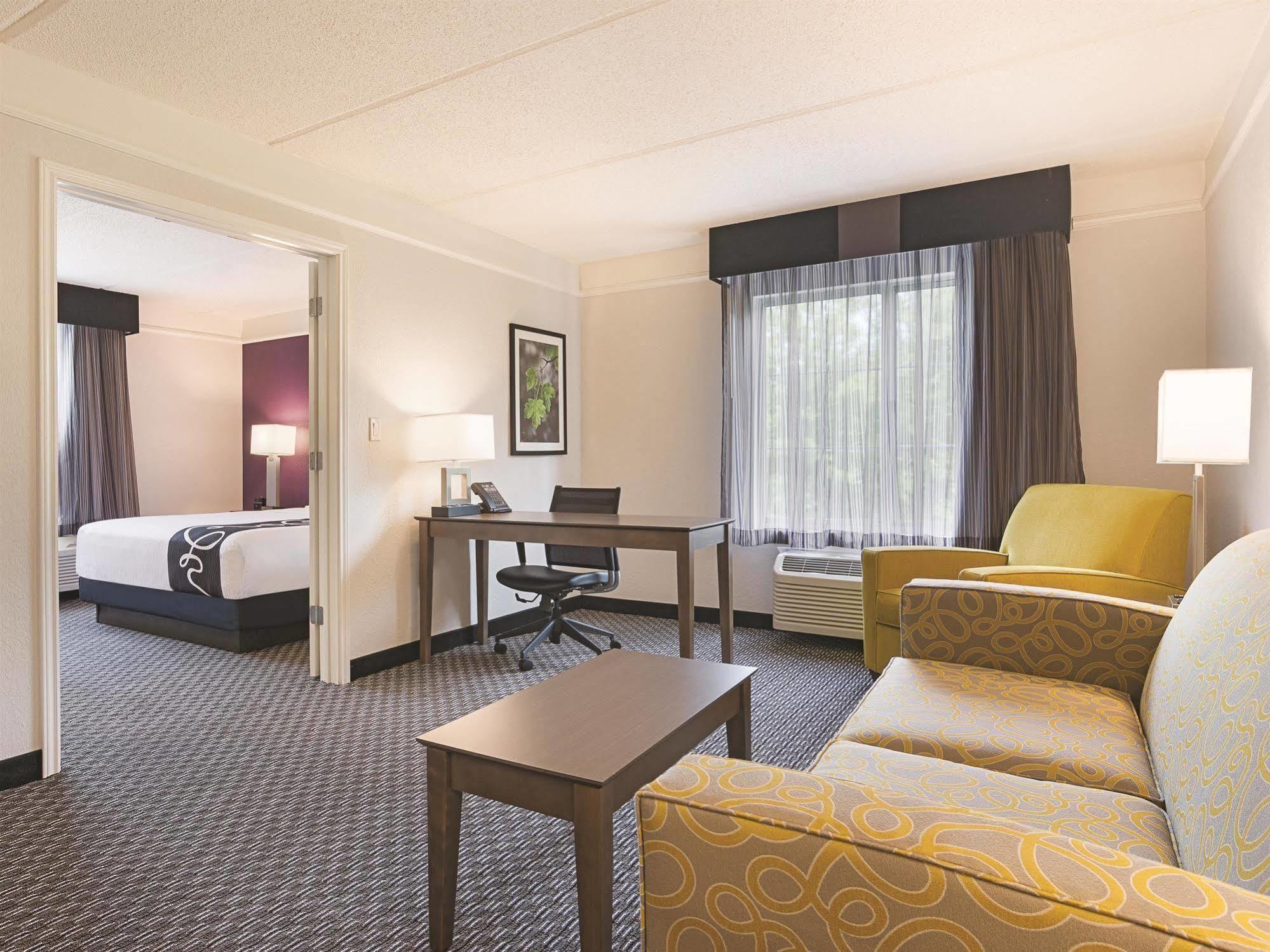 Готель La Quinta By Wyndham Atlanta Perimeter Medical Санді-Спрінгс Екстер'єр фото